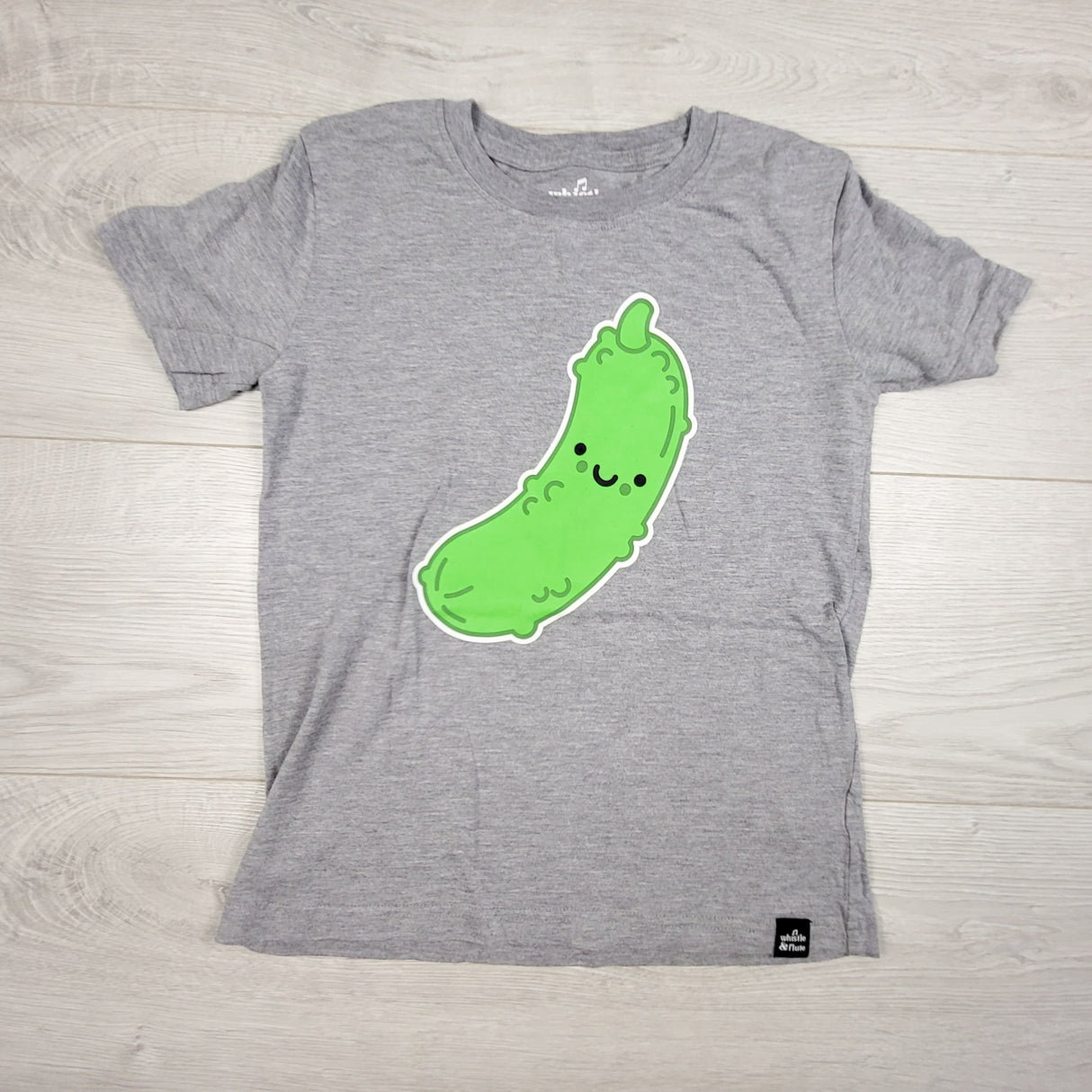 Whistle and Flute grey dill pickle t-shirt. Size 7/8
