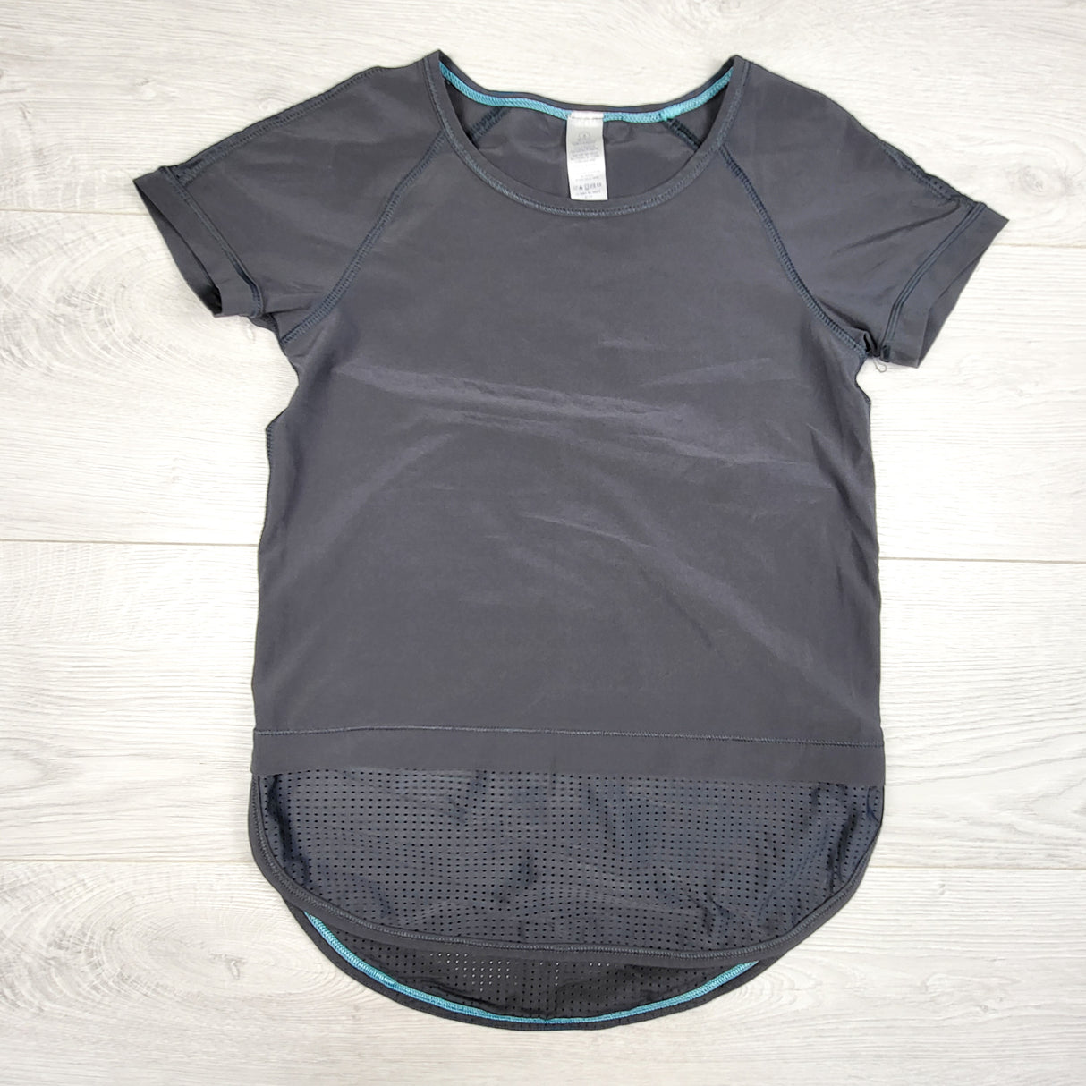 Ivivva (Lululemon) grey active t-shirt. size 8