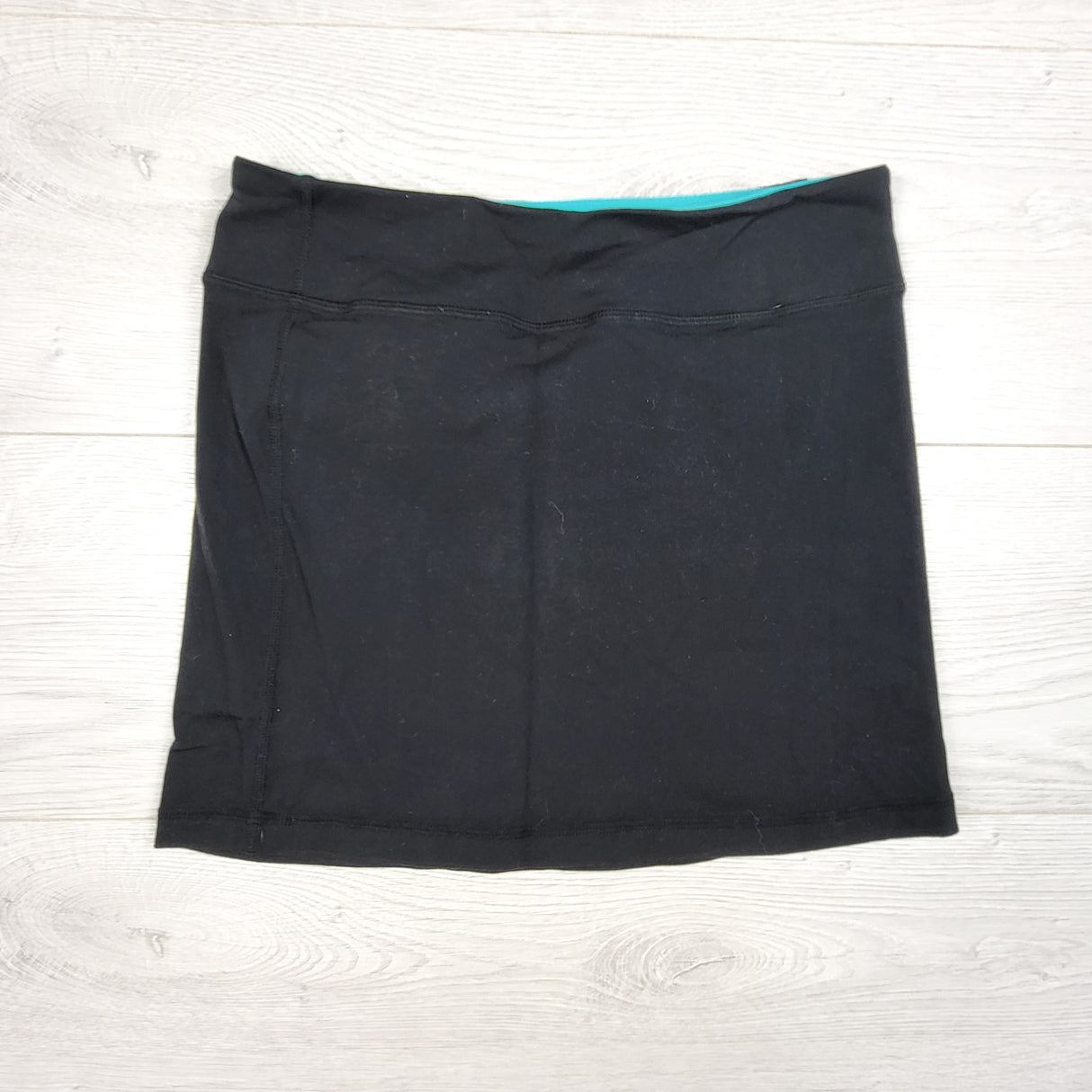 Ivivva (Lululemon) black active skirt. Size 10