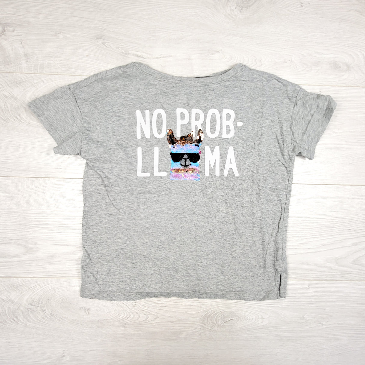 Gap grey "No Prob-llama" t-shirt with flip sequins. Size Medium (8)