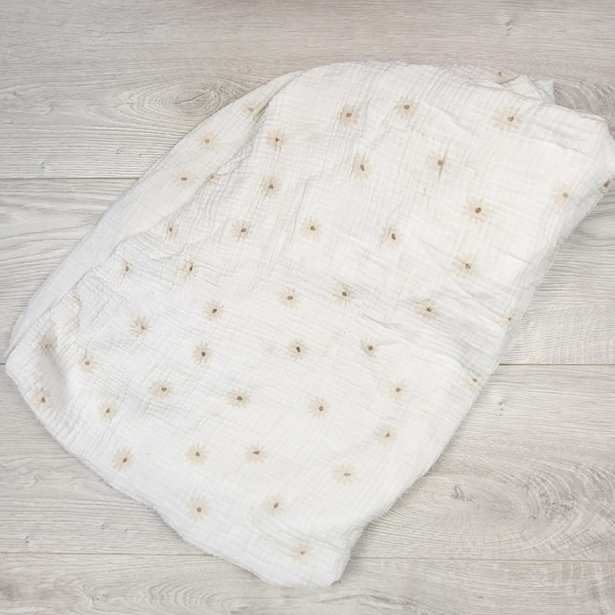 Lulujo muslin cotton floral print fitted crib sheet