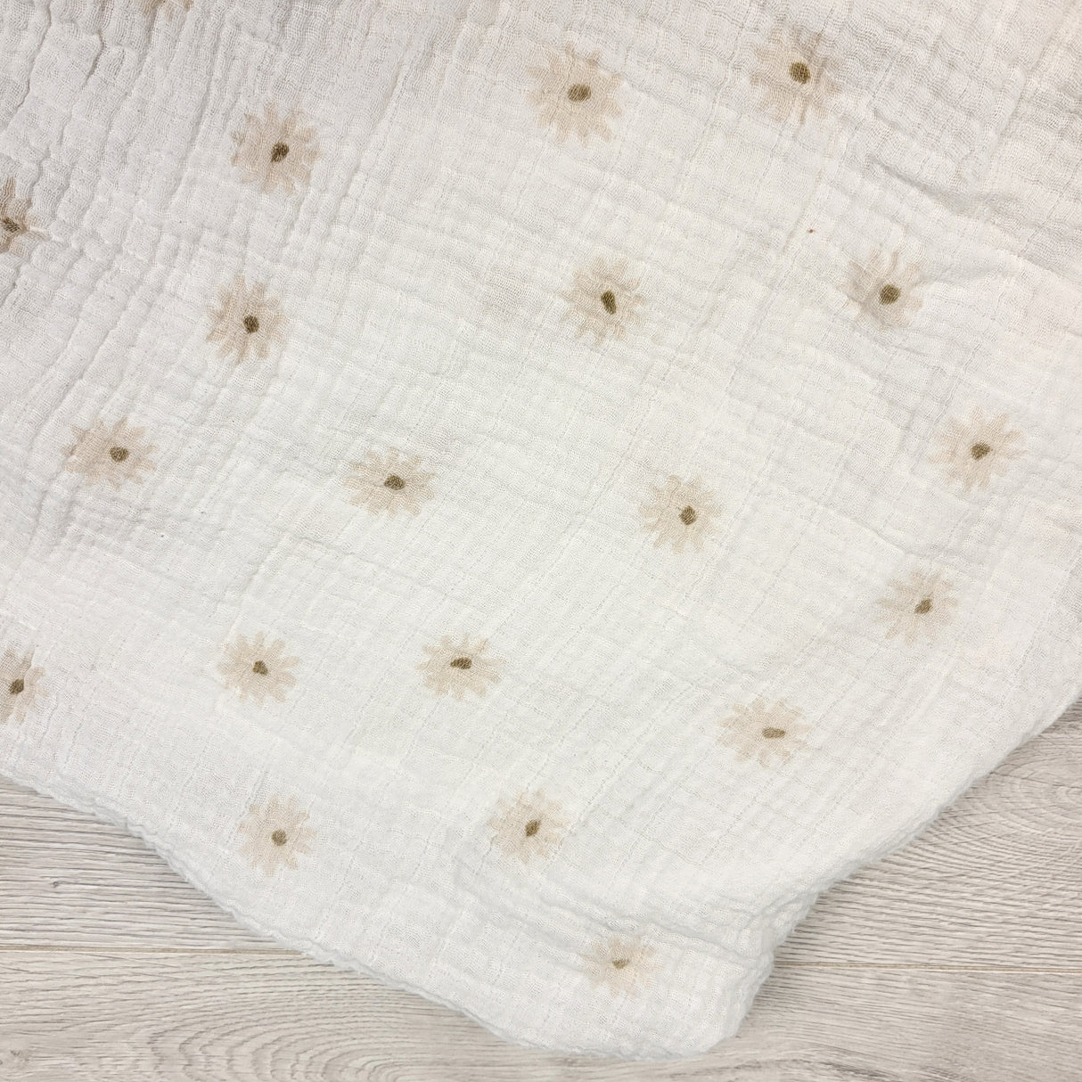 Lulujo muslin cotton floral print fitted crib sheet