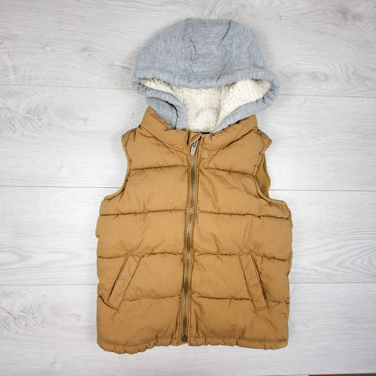 Old Navy tan fleece lined puffer vest. Size 5T