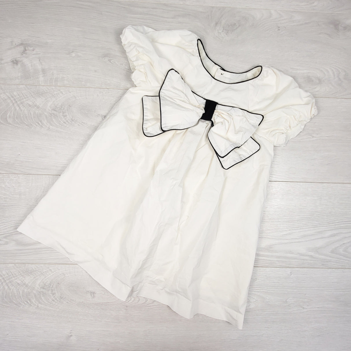 Zara white cotton dress with oversized bow. Size 4/5T