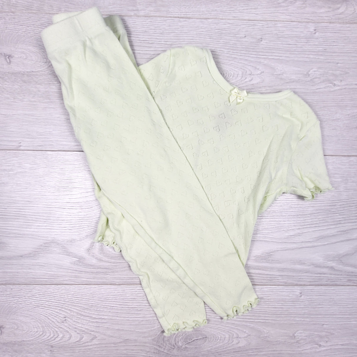 Rene Rofe yellow-green pointelle 2pc PJs. Size 3T