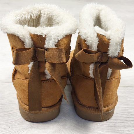 Tan faux suede chalet boots. Size 8