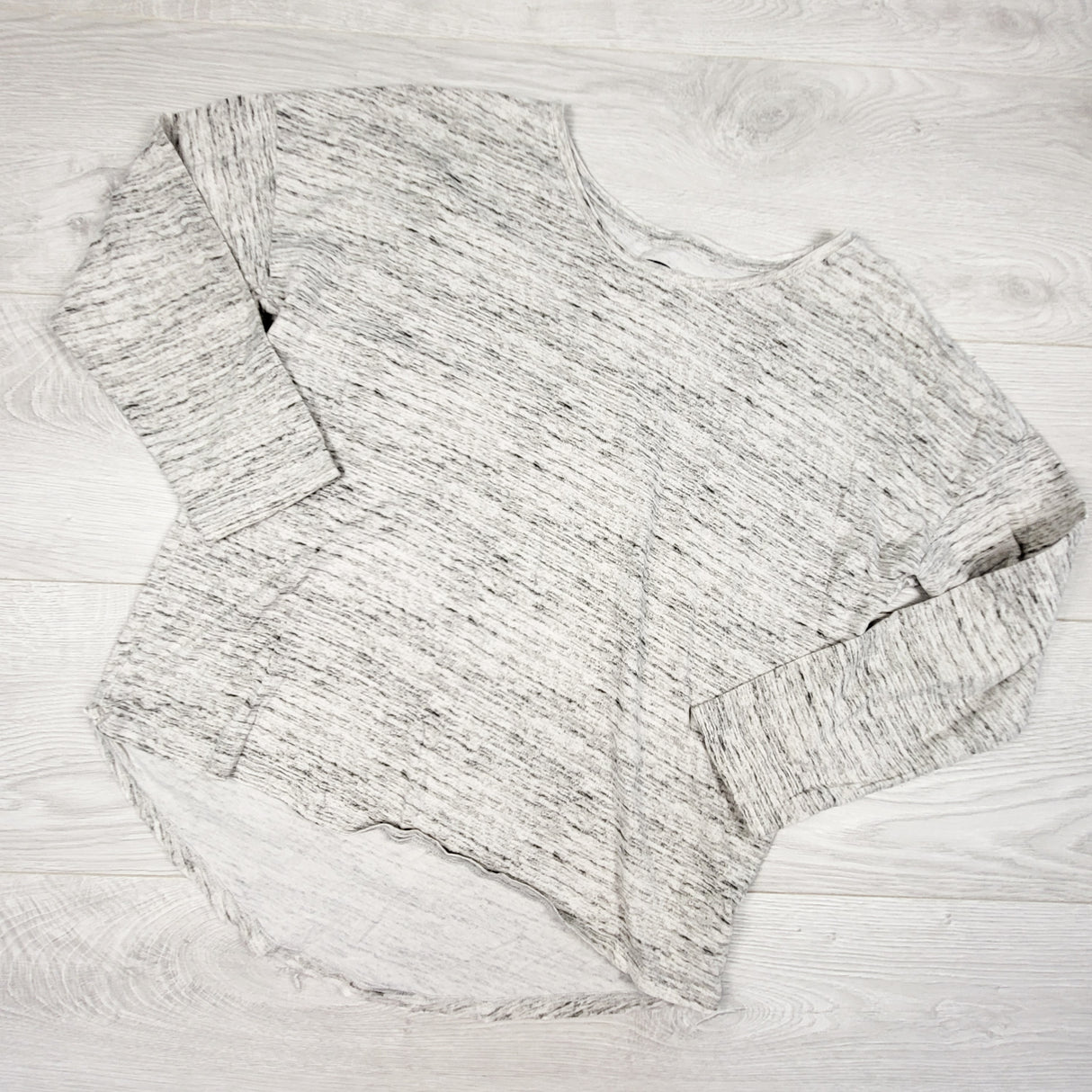 Old Navy grey marled long sleeved top. Size 14/16