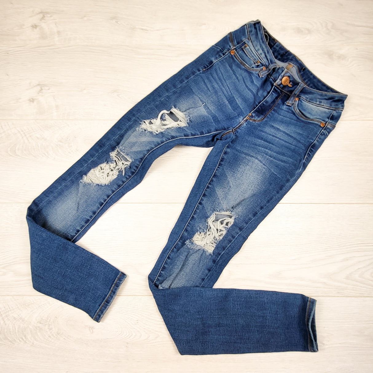 Bluenotes distressed curvy jeggings. Size 24 waist