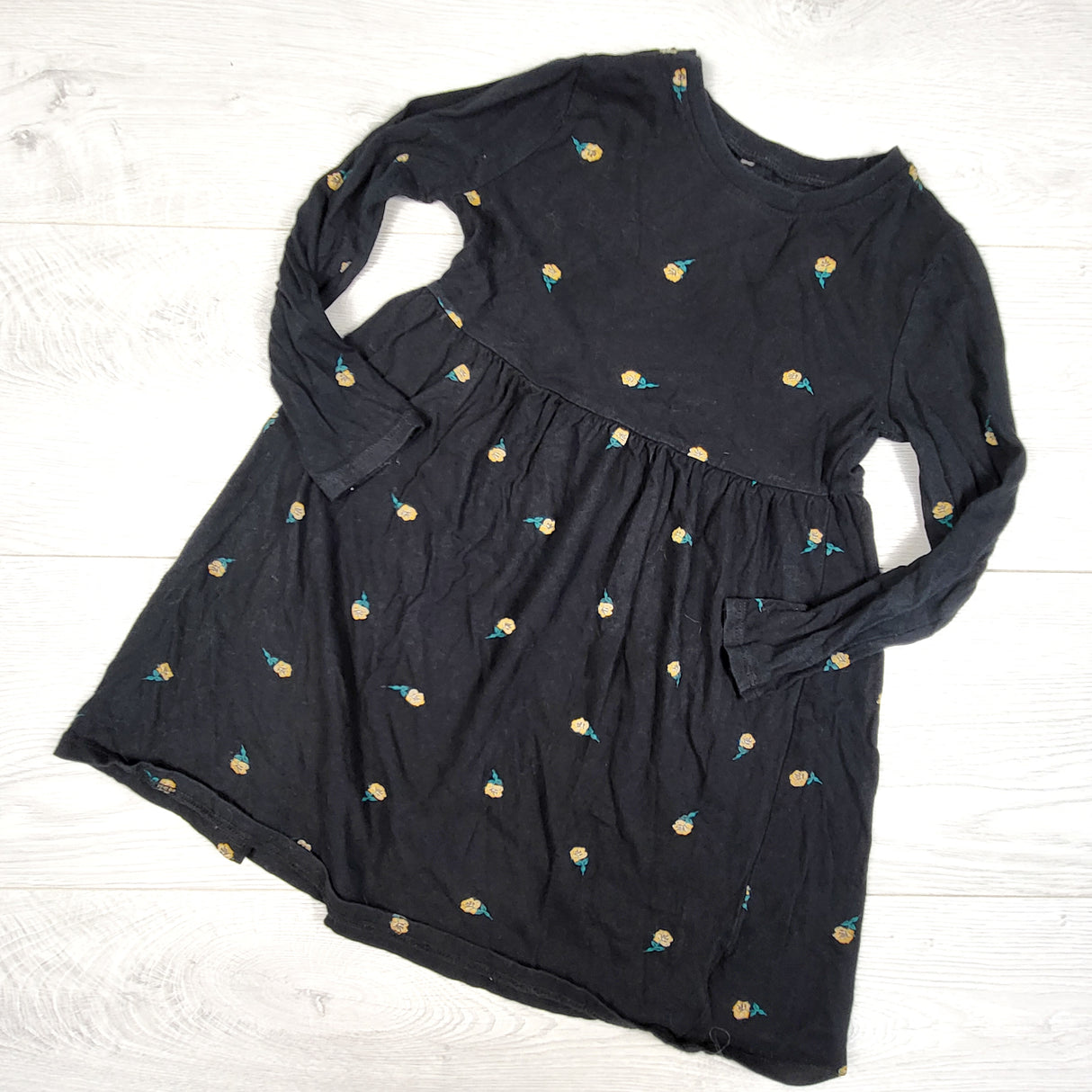 Old Navy black dress with flowers. Size 5T