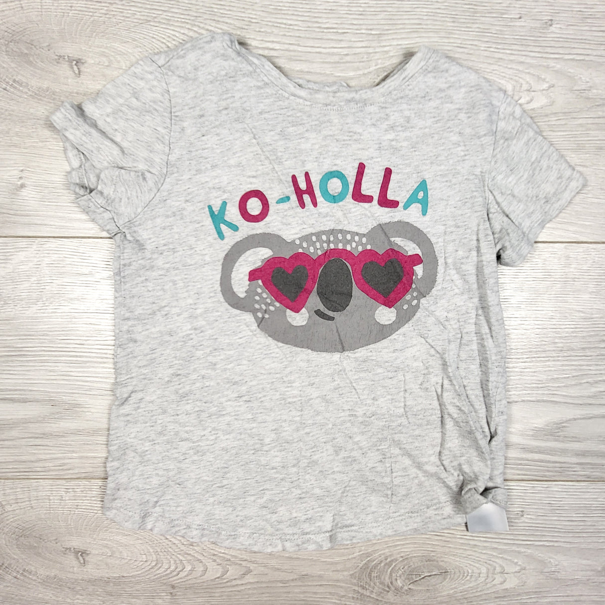 Old Navy grey "Ko-Holla" t-shirt. Size 5T