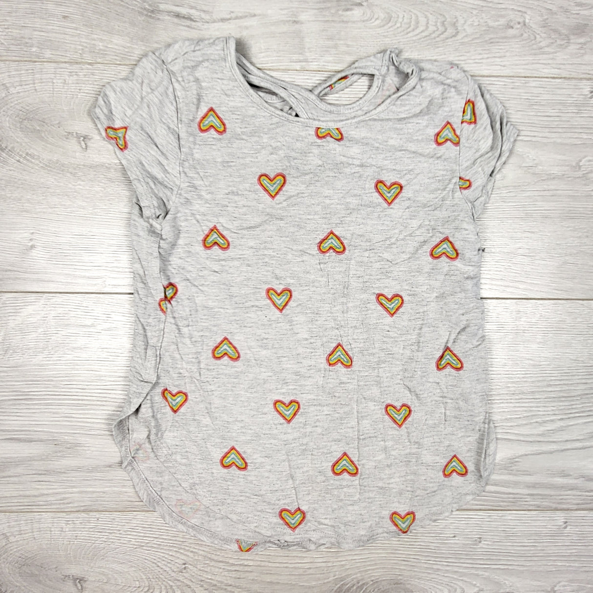 Old Navy grey t-shirt with hearts. Size 5T