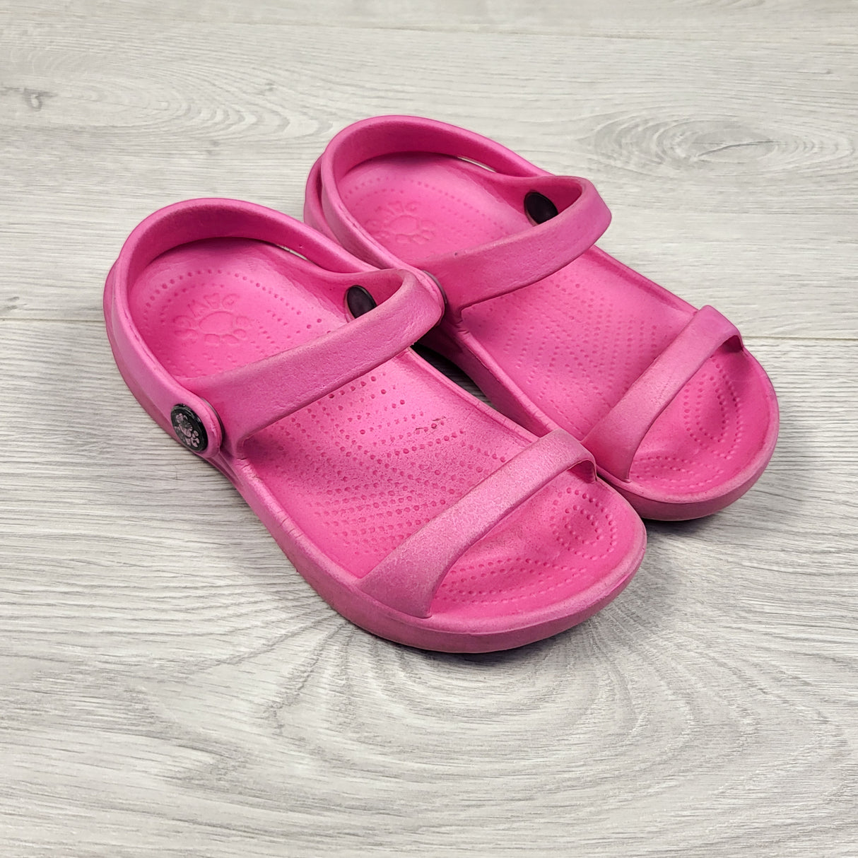 Dawgs pink rubber sandals. Size 10