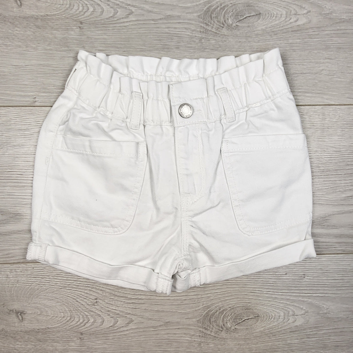 Gap white denim mom shorts. Size 5T