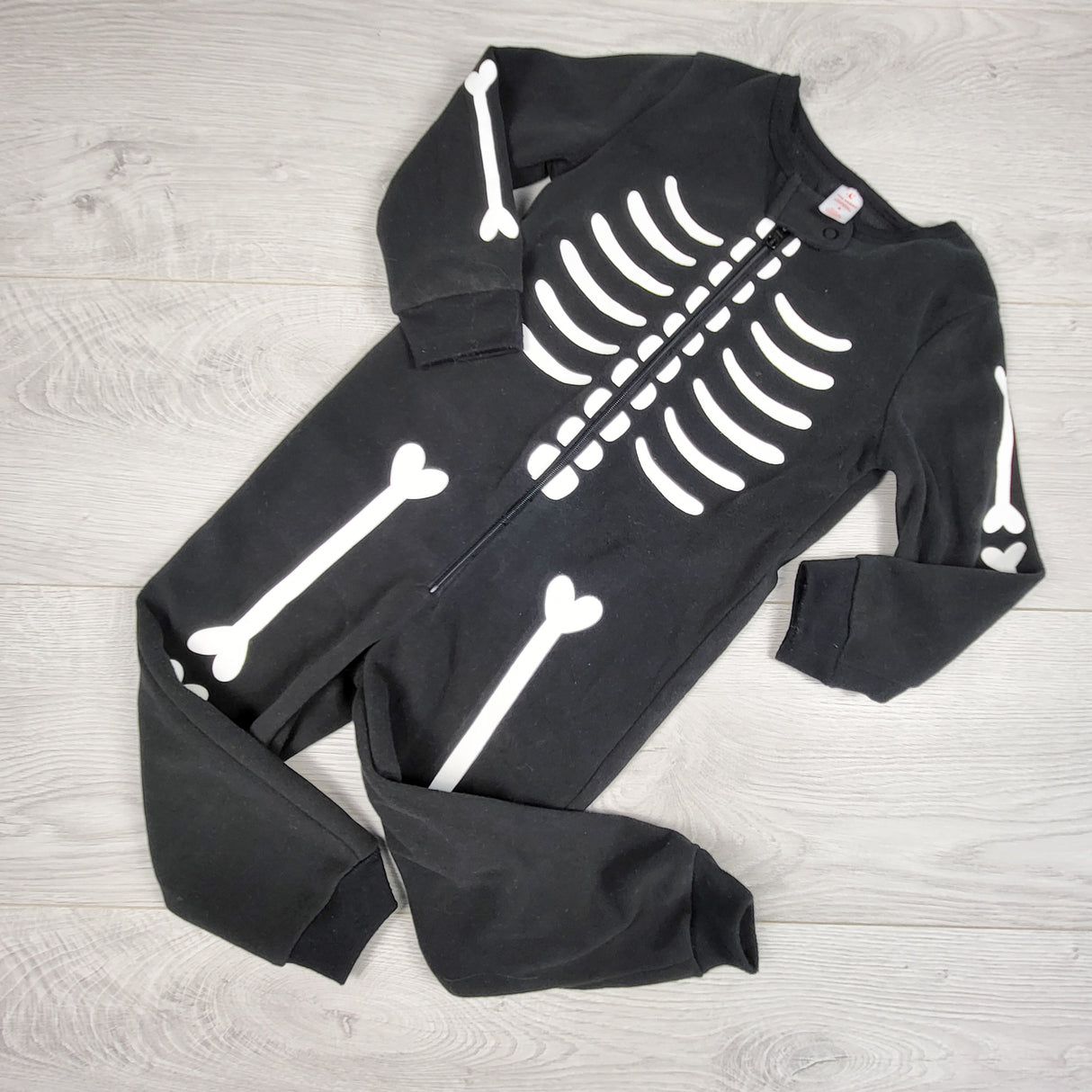 Joe black zippered fleece skeleton sleeper. Size 2T