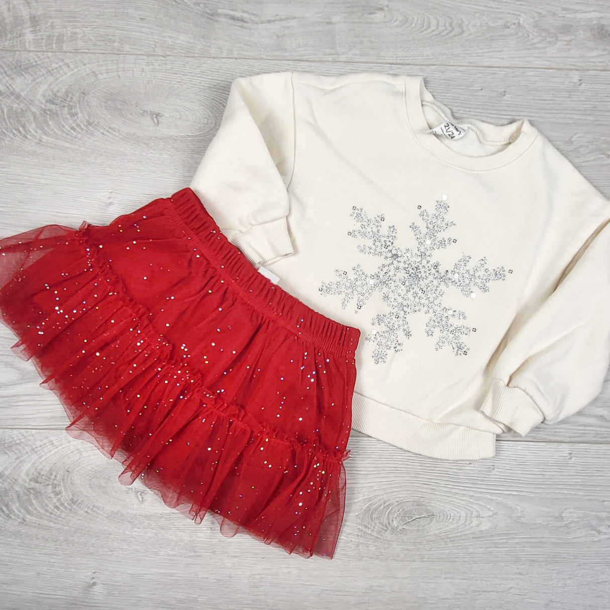 Carters snowflake sweatshirt and matching tulle skirt. Size 2T