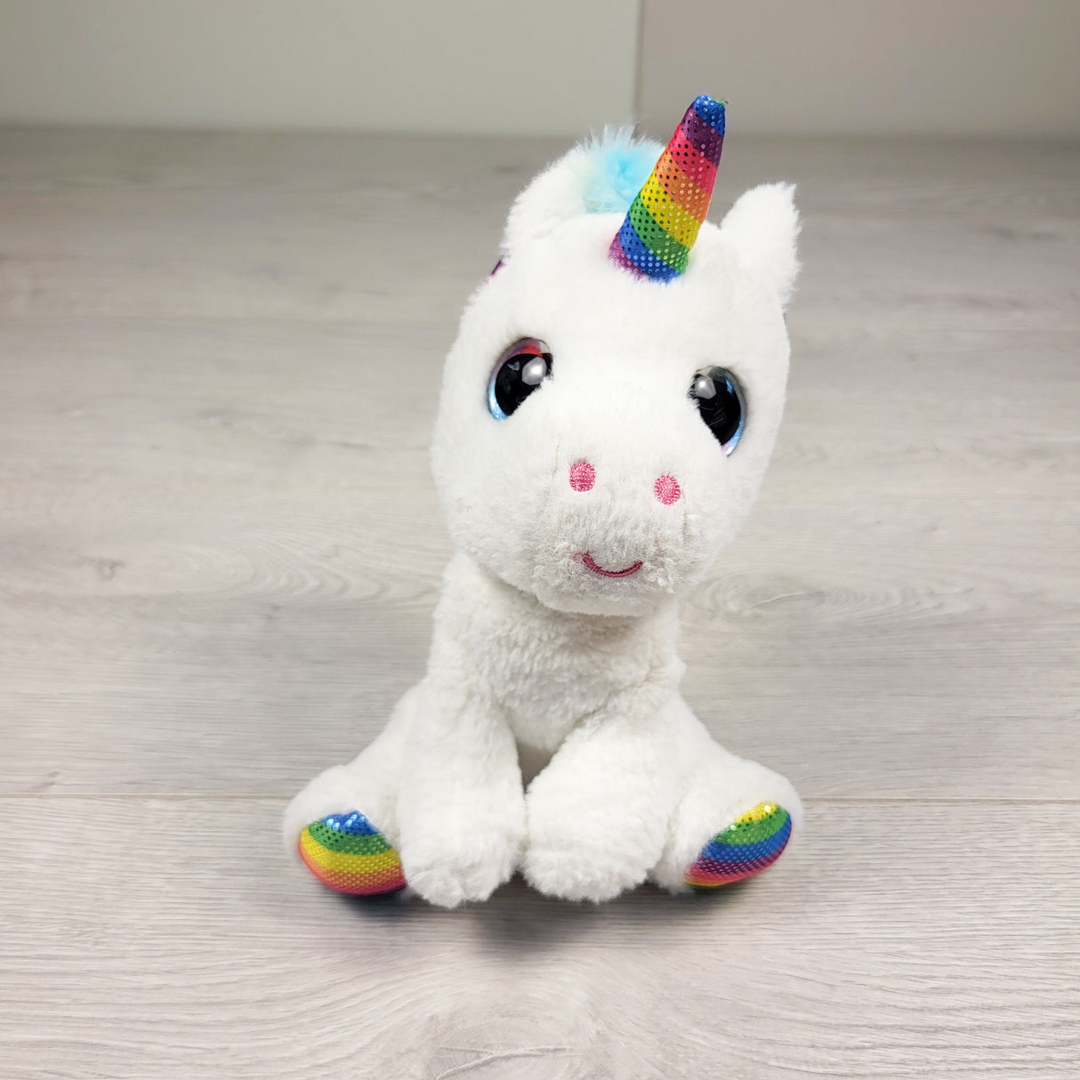 Plush unicorn toy