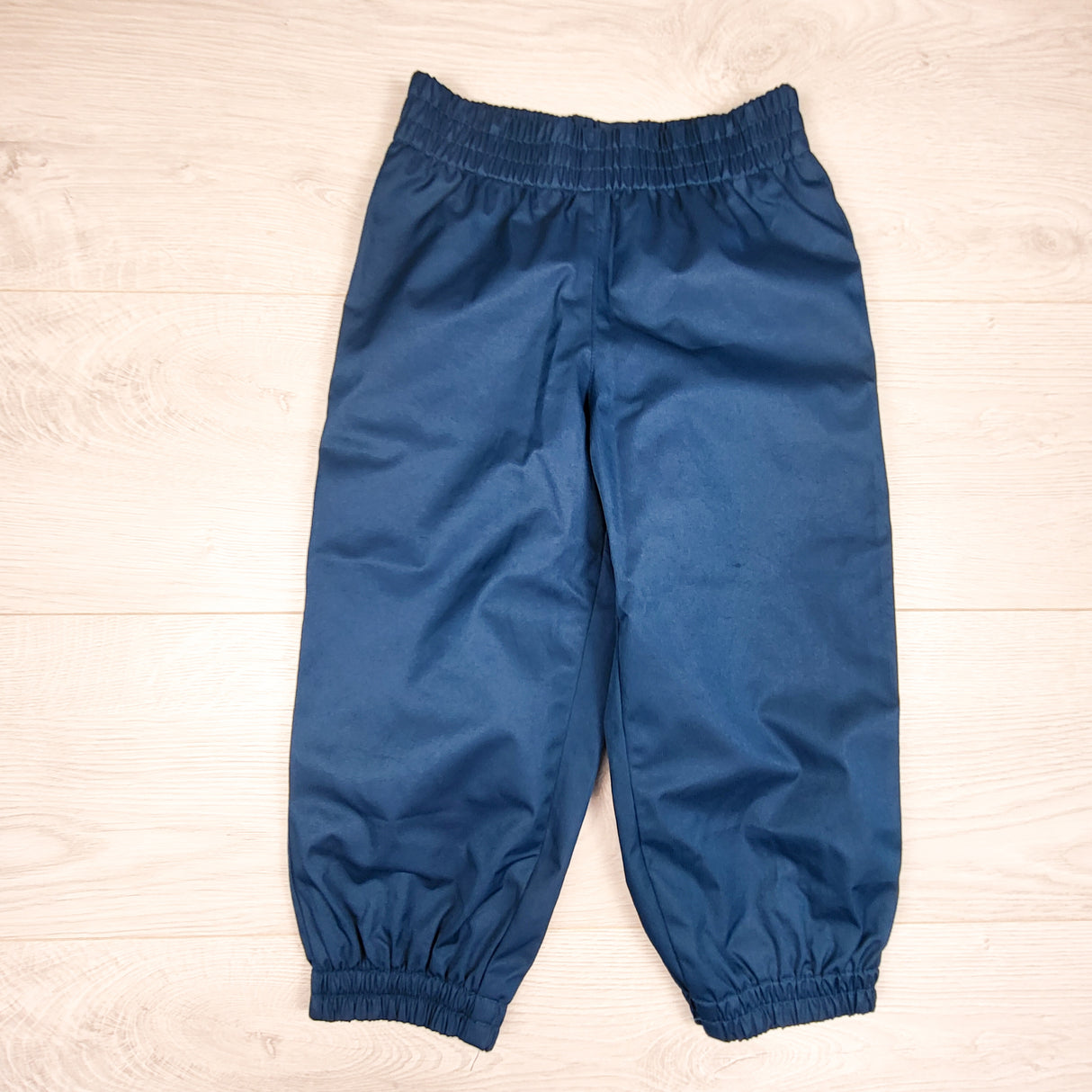Gusti rain pants. Size 3T