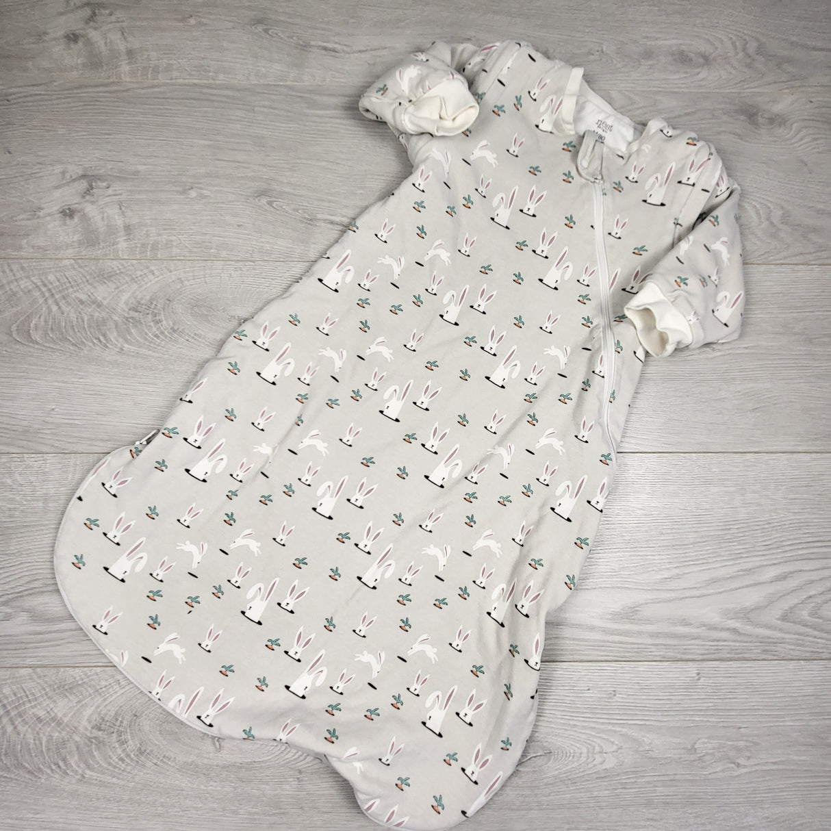 Nest Designs bunny print sleep bag with removable arms. Size 6-18 months
