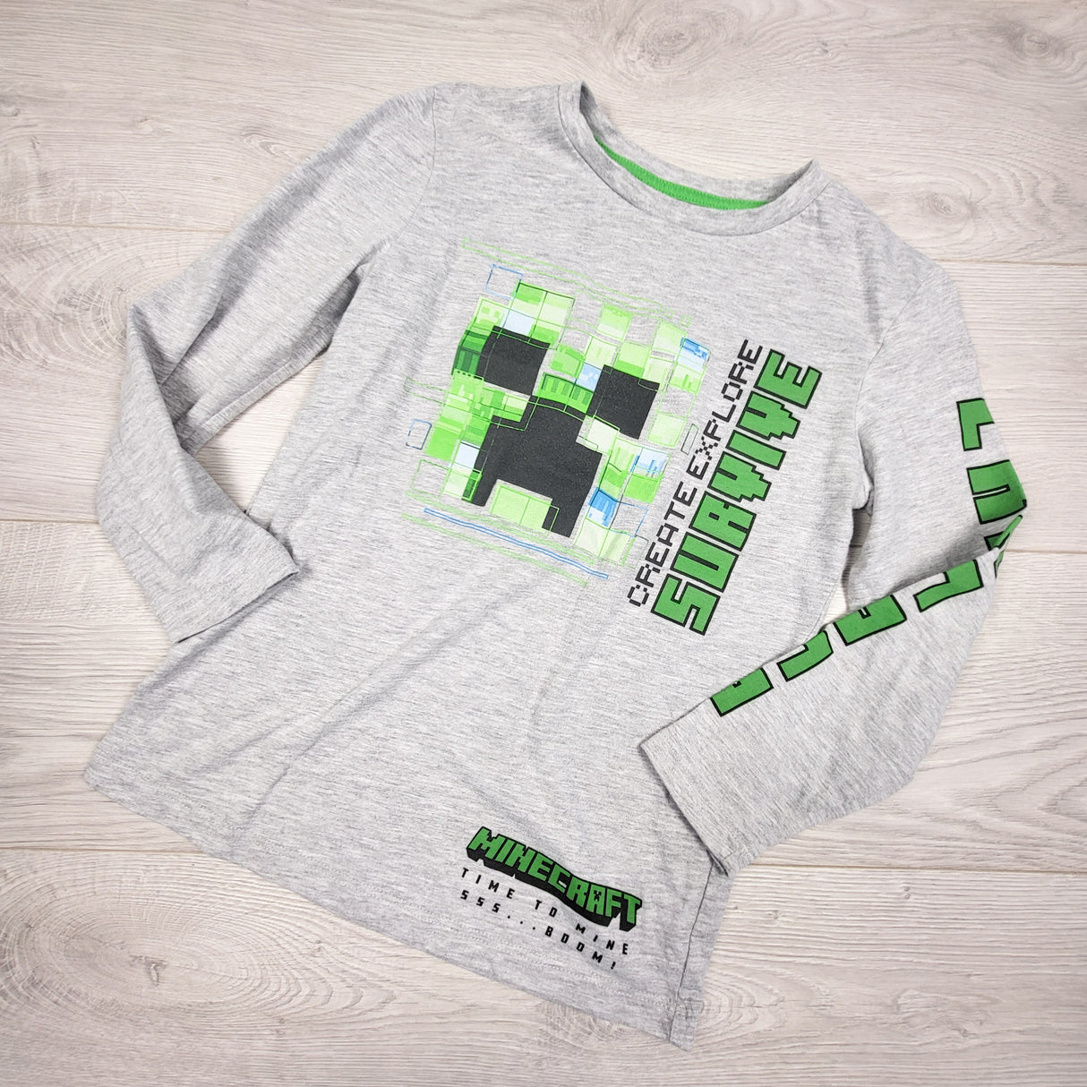 Minecraft grey long sleeve top with Creeper. Size 7/8
