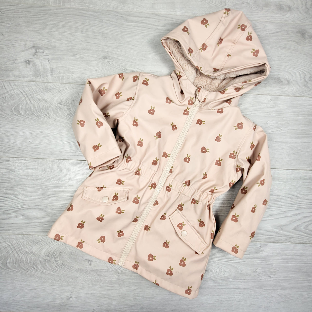 Liv and Lottie minky lined foral print rain coat. Size 3T - AS IS