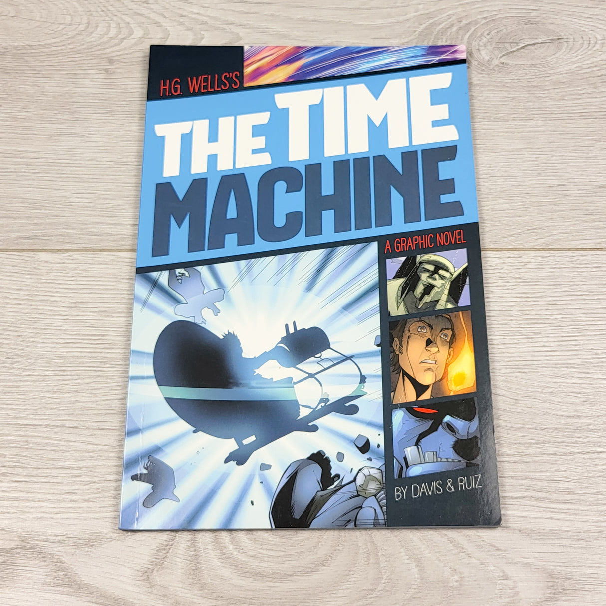The Time Machine. Soft cover full colour graphic novel