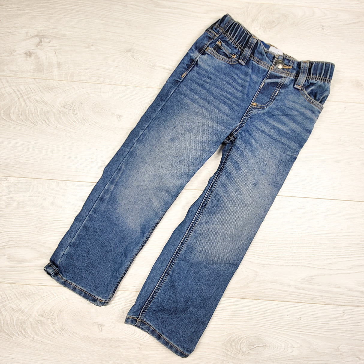 Old Navy straight leg jeans. Size 3T