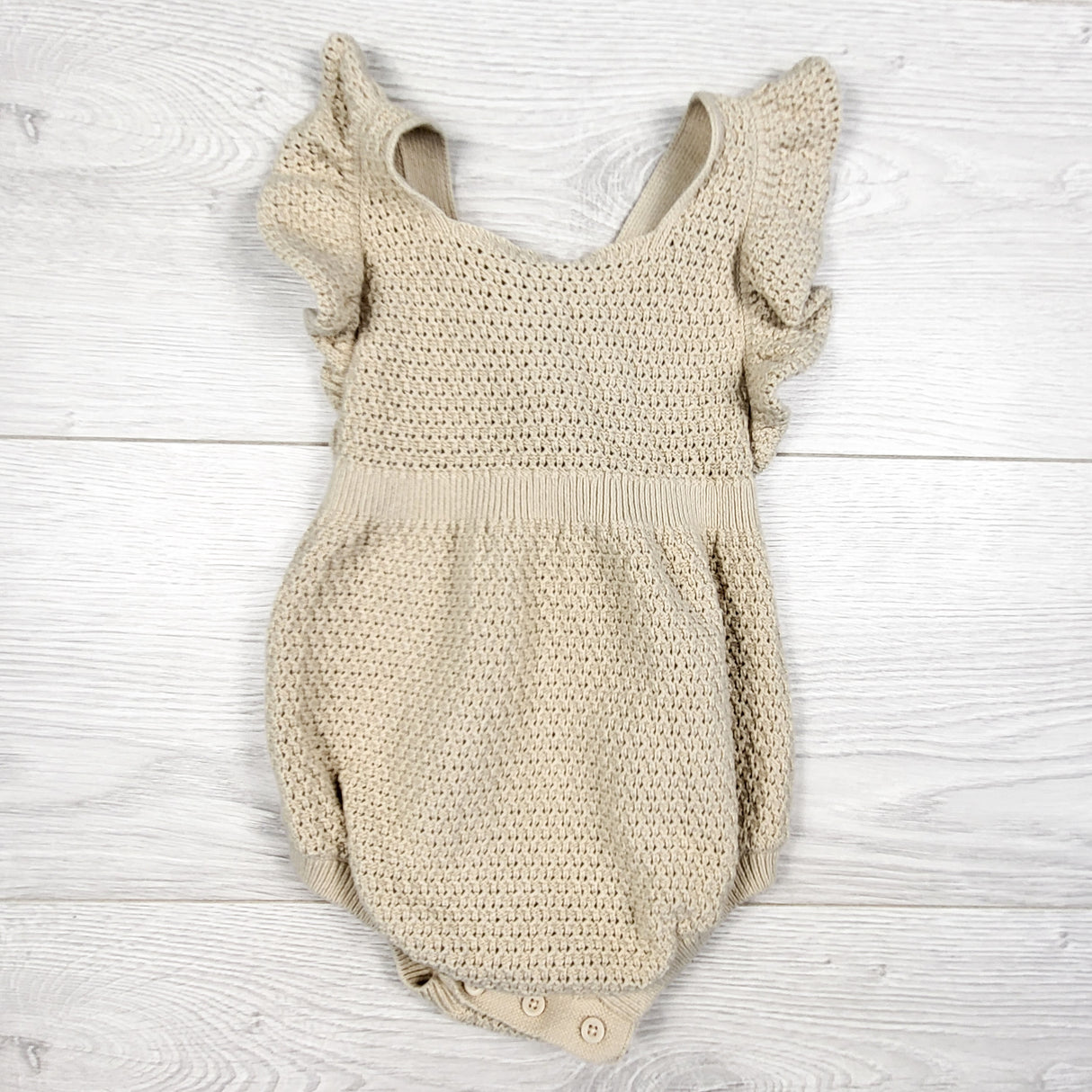 Gap beige crochet bubble romper. Size 3-6 months