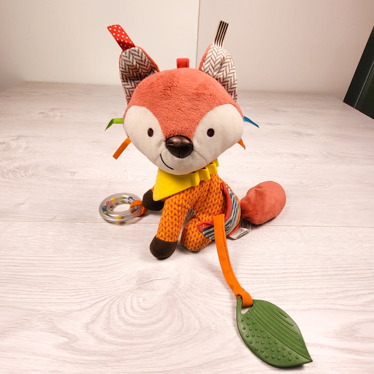 Skip Hop Bandana Buddy Fox Activity toy