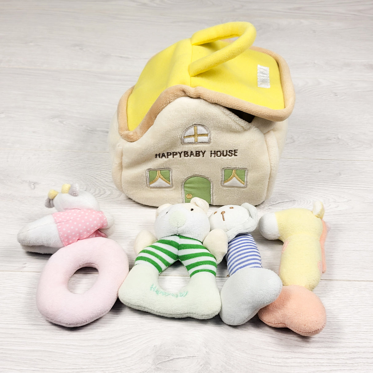 iPlay, iLearn "HappyBaby House" 4-Piece Plush Baby Rattle Set
