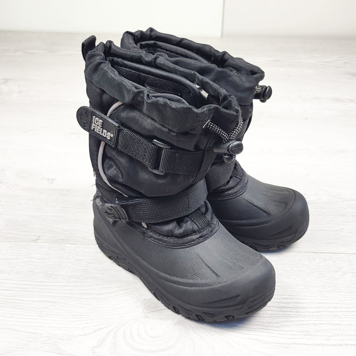 Ice Fields black snow boots. Size 12 (sorry, no shipping)