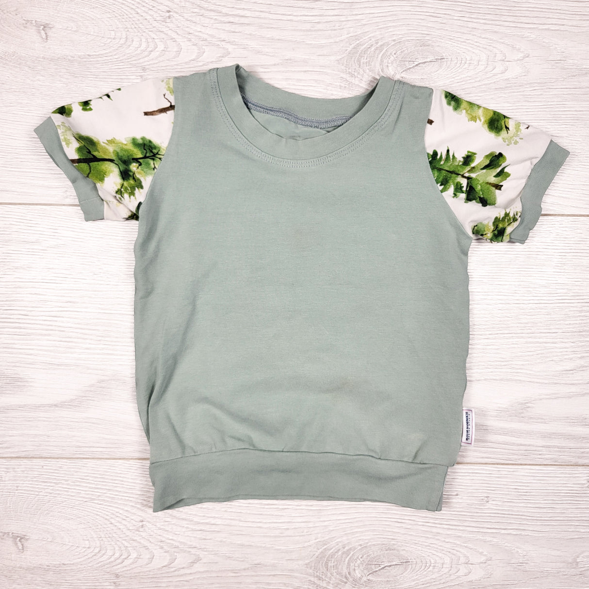Sugar Sandwich Design Co. green short sleeved t-shirt with tree accents. Size 6-12 months