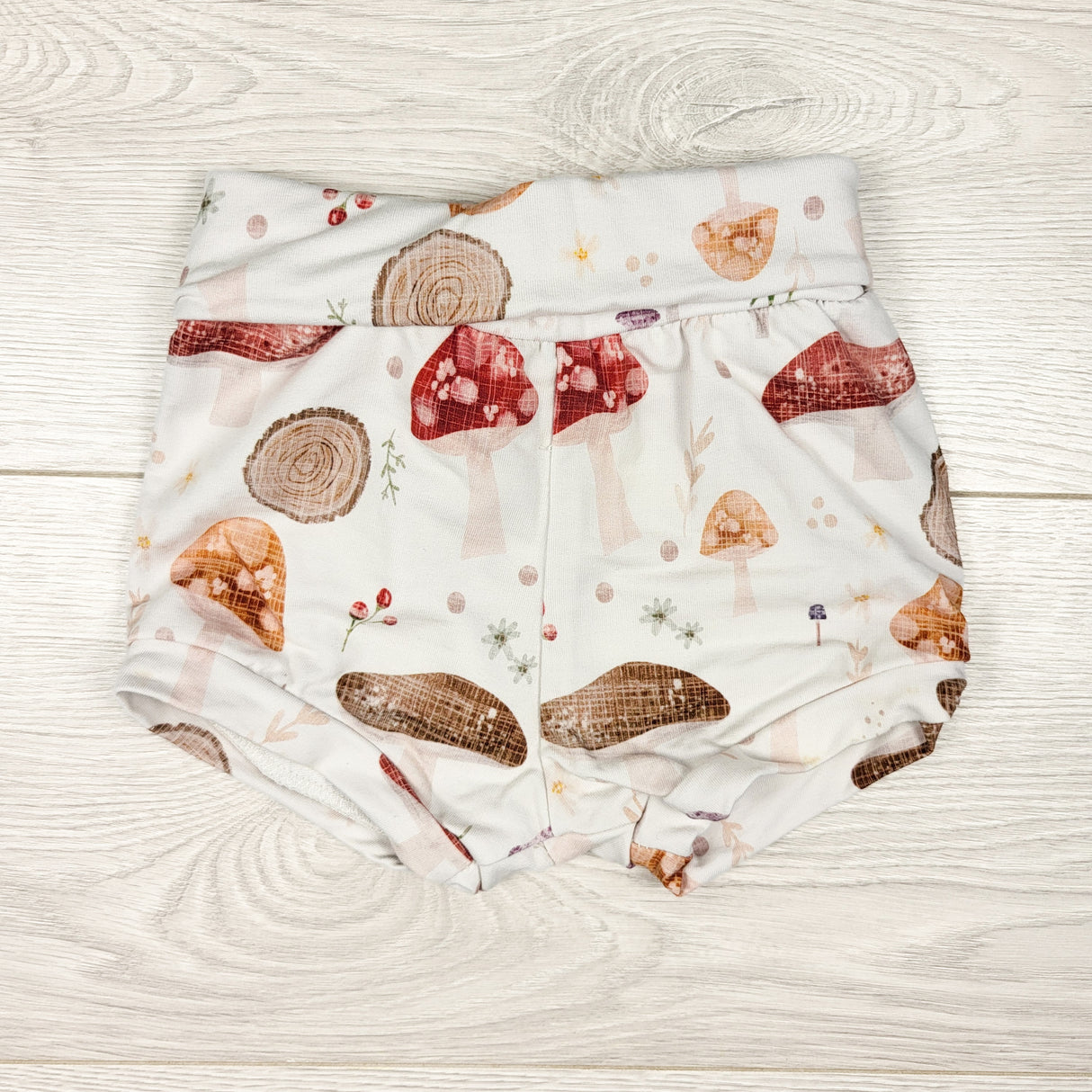 Teddy Little Apparel mushroom print bamboo blend shorts. Approx 6-12 months