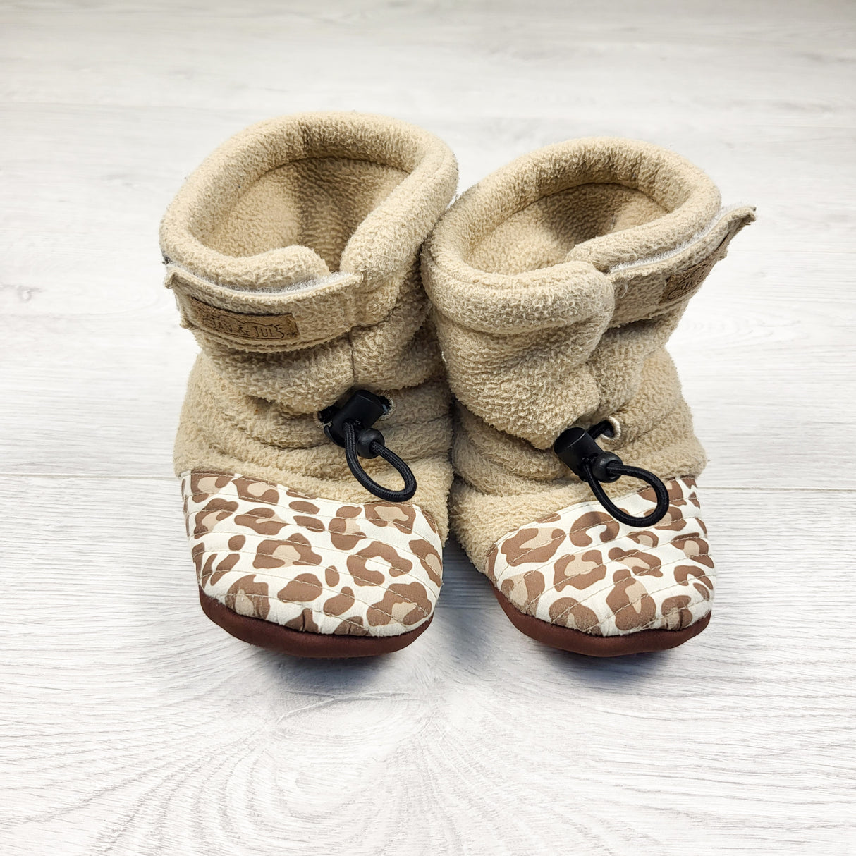 Jan & Jul Baby Leopard Print Stay-Put Cozy Booties. Size 18-24 months
