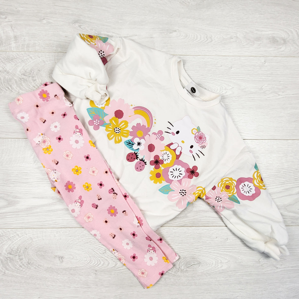 Hello Kitty 2pc floral sweatshirt set. Size 3T