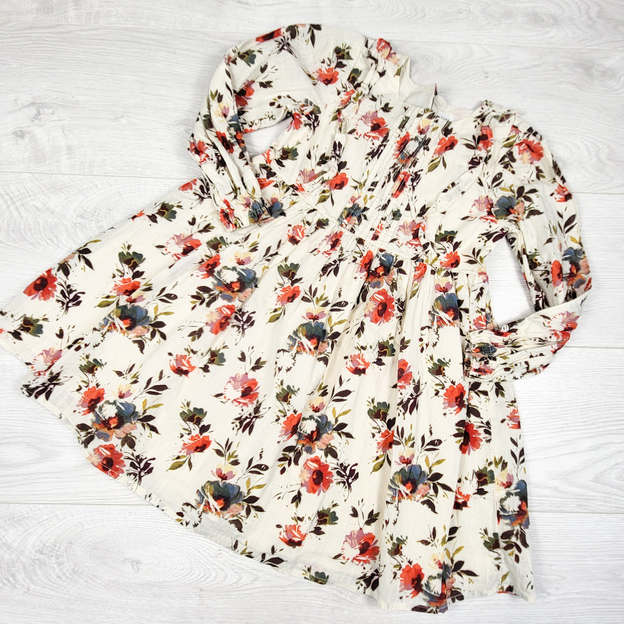 Gap beige floral print long sleeve dress. Size 5T