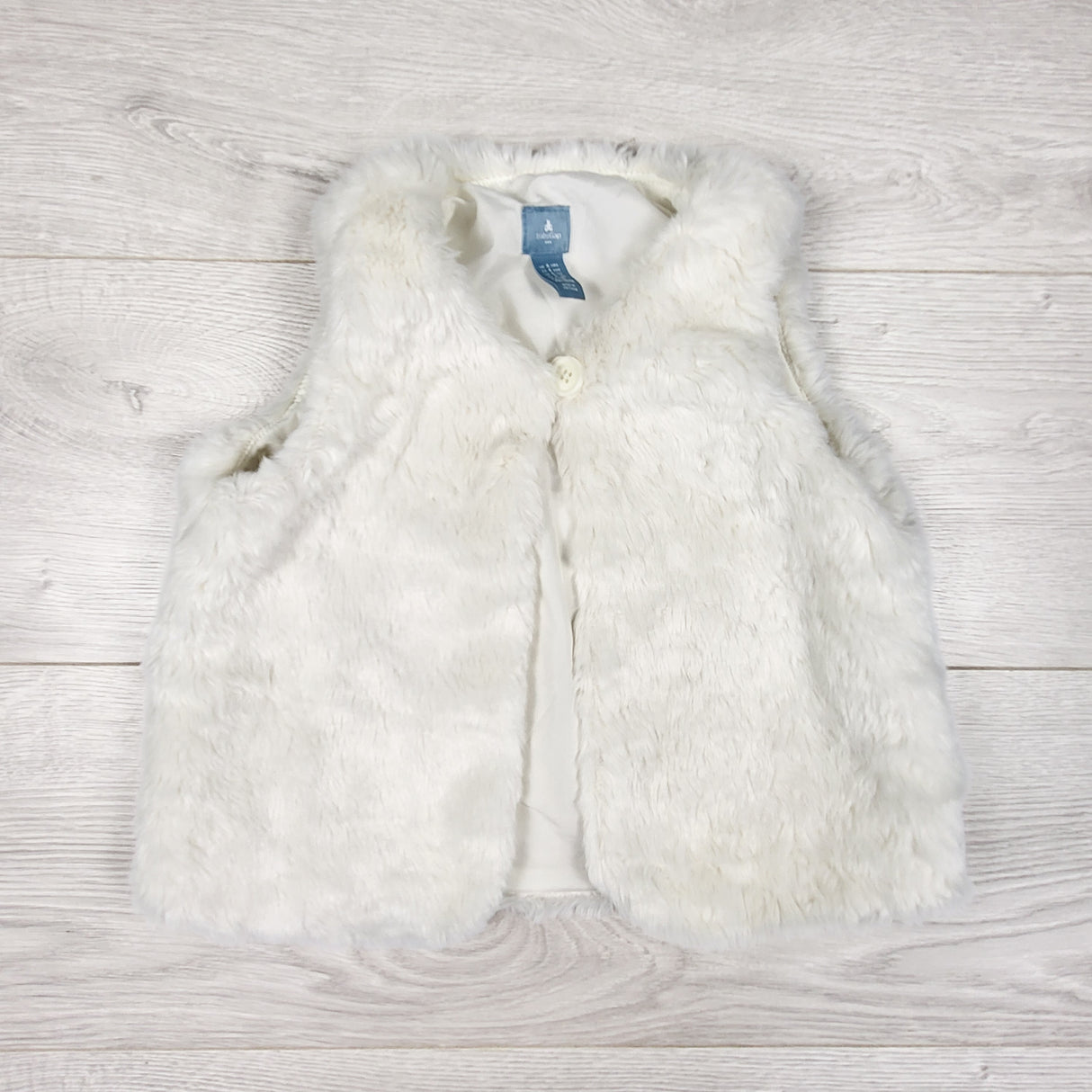 Gap white faux fur vest. Size 4T