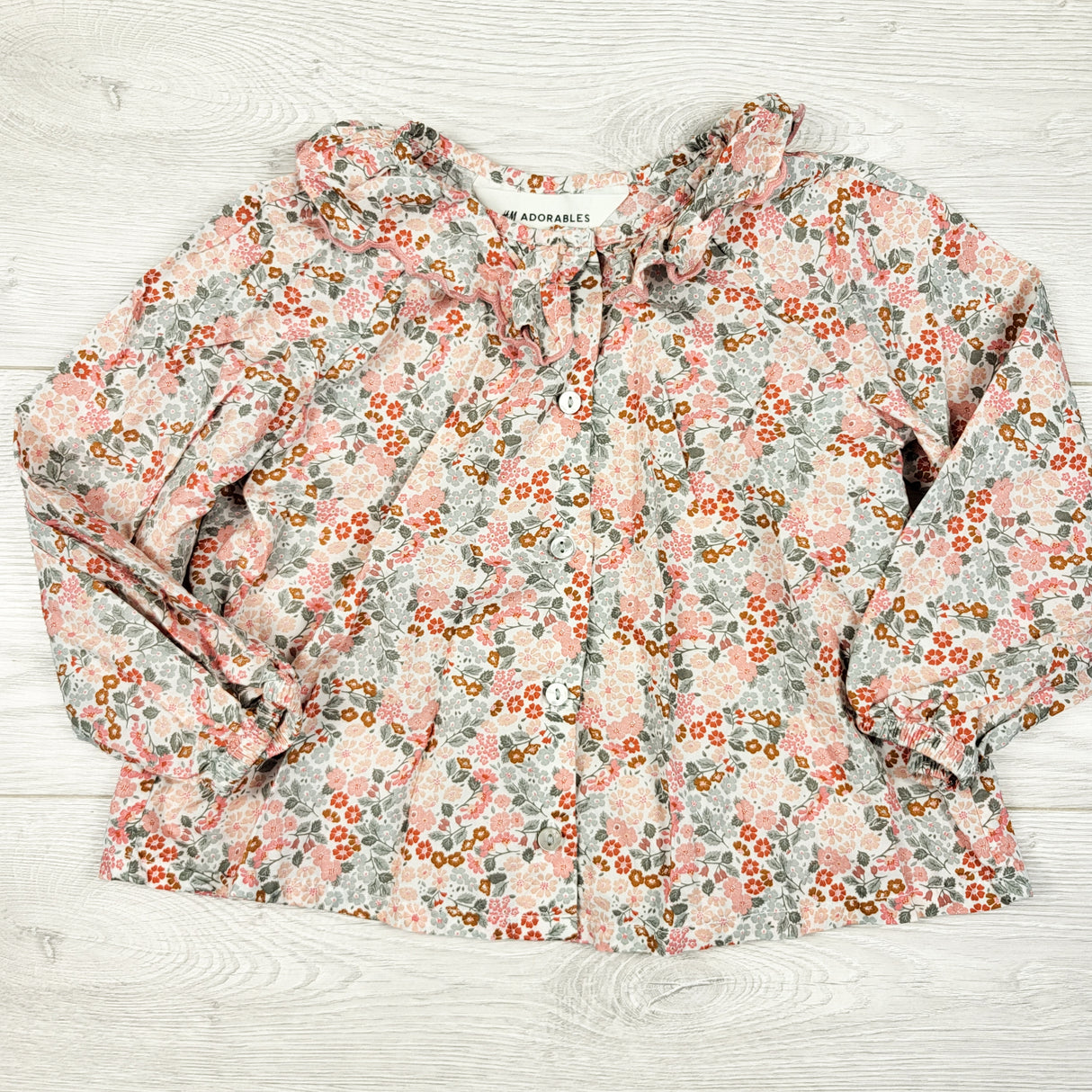 H and M floral print blouse with ruffle collar. Size 3/4T