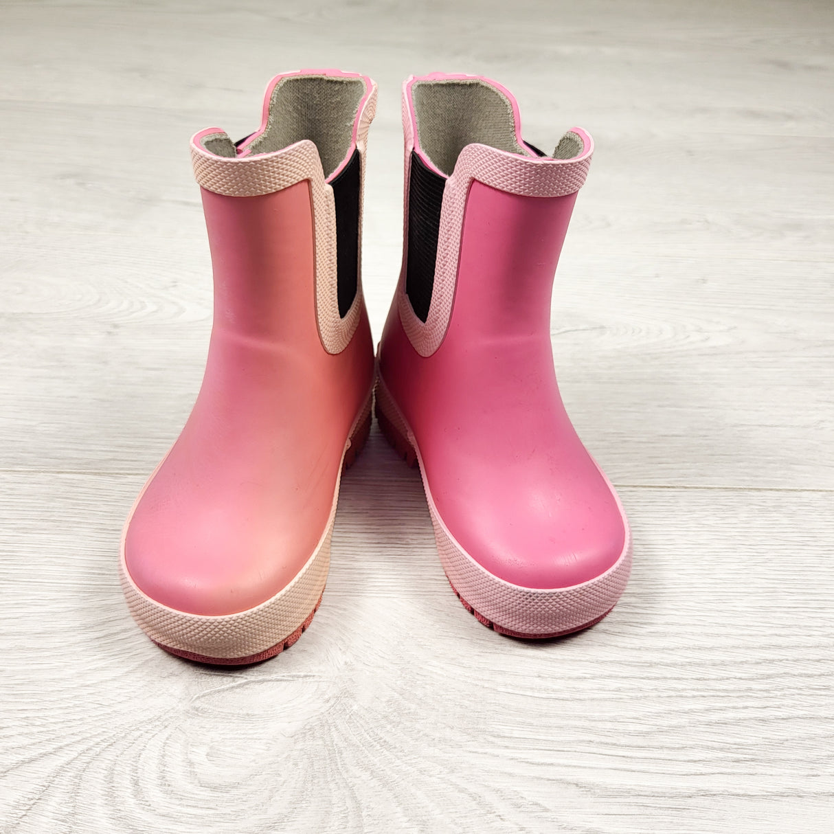 Jan and Jul pink rain boots. Size 4 - AS IS