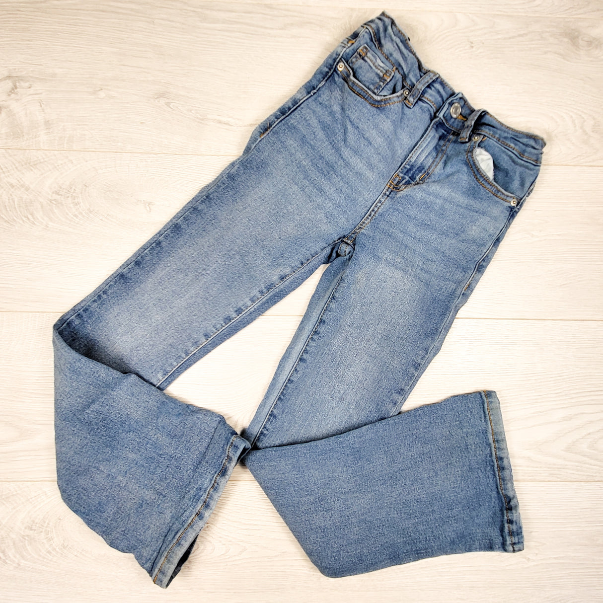 Levi's Strauss flare leg jeans. Size 7
