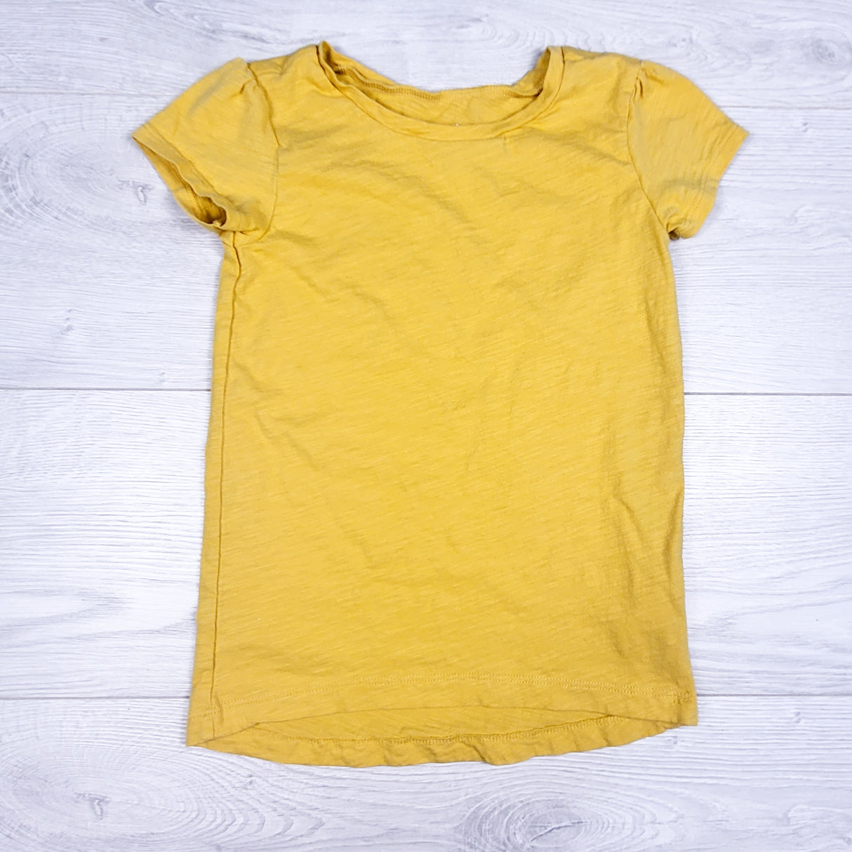 Simple Joys solid yellow t-shirt. Size 5T