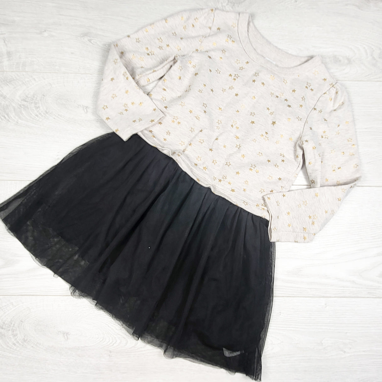 Gap beige sweatshirt dress with stars and tulle skirting. Size 4T
