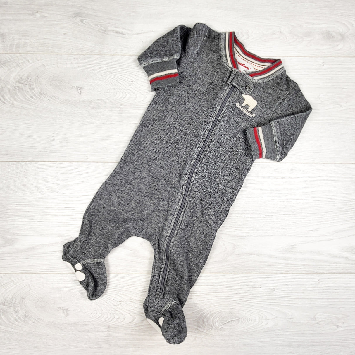 Canadiana grey waffle knit zippered sleeper. Size 0-3 months