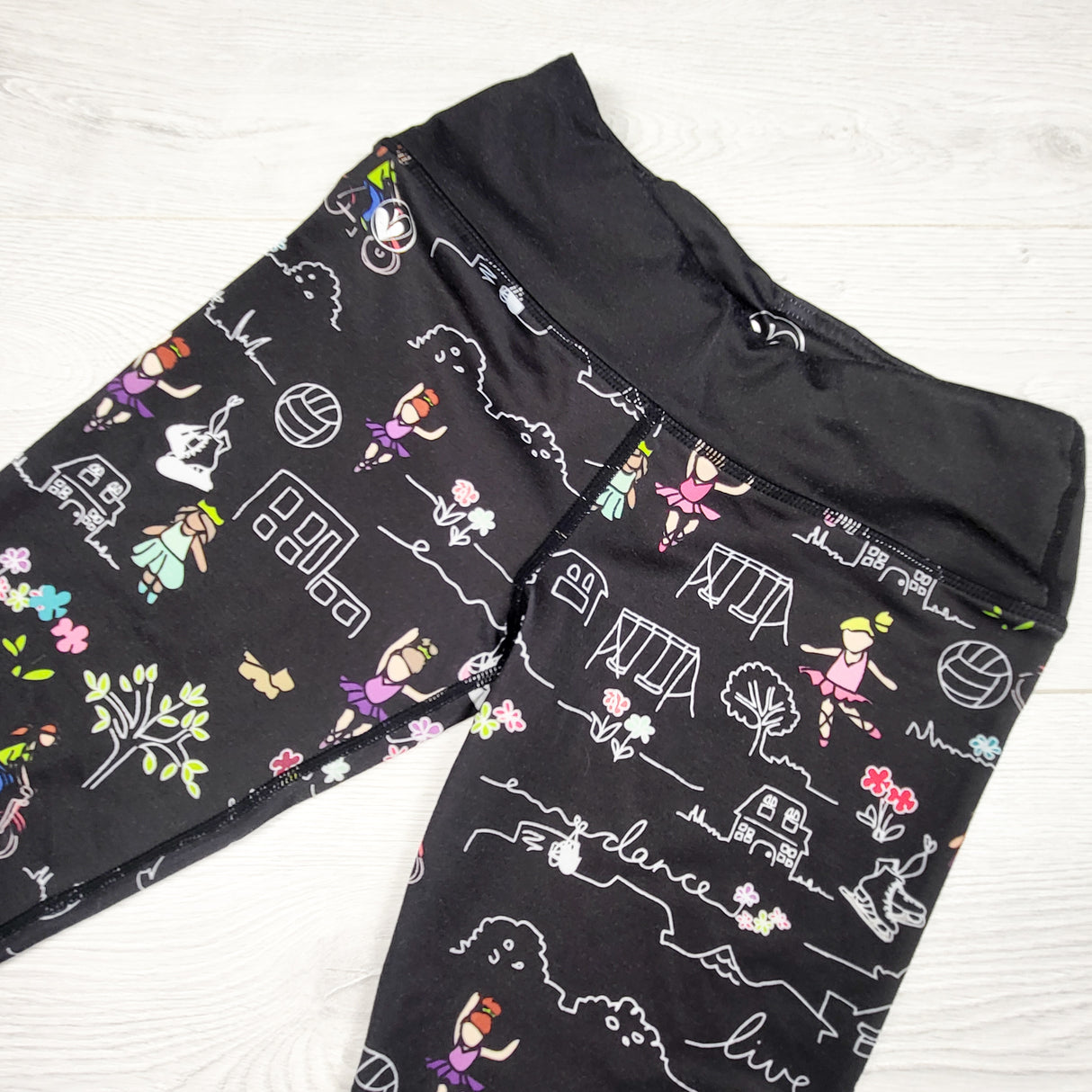 Limeappple black playground doodles active leggings. Size 7