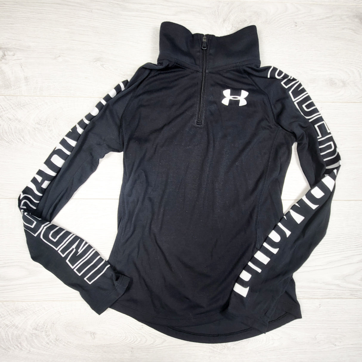 Under Armour Threadborne 1/4 Zip Pullover. Size medium