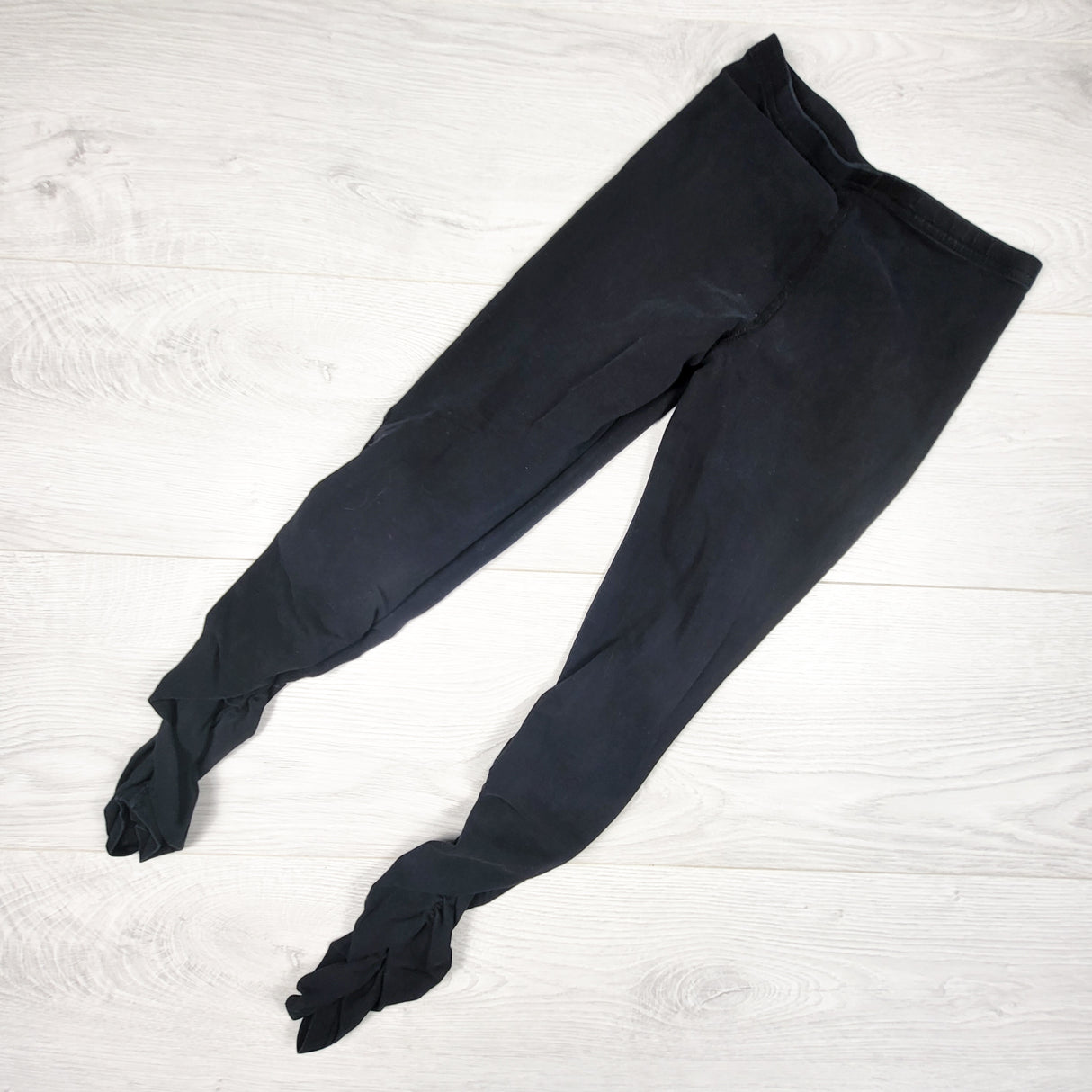Peekaboo Beans black ruched leggings. Size 7