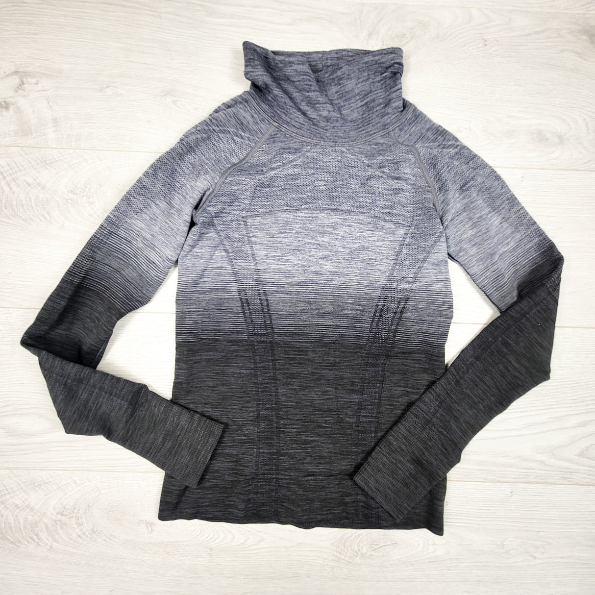 Ivivva (Lululemon) ombre style long sleeve active top. Size 8