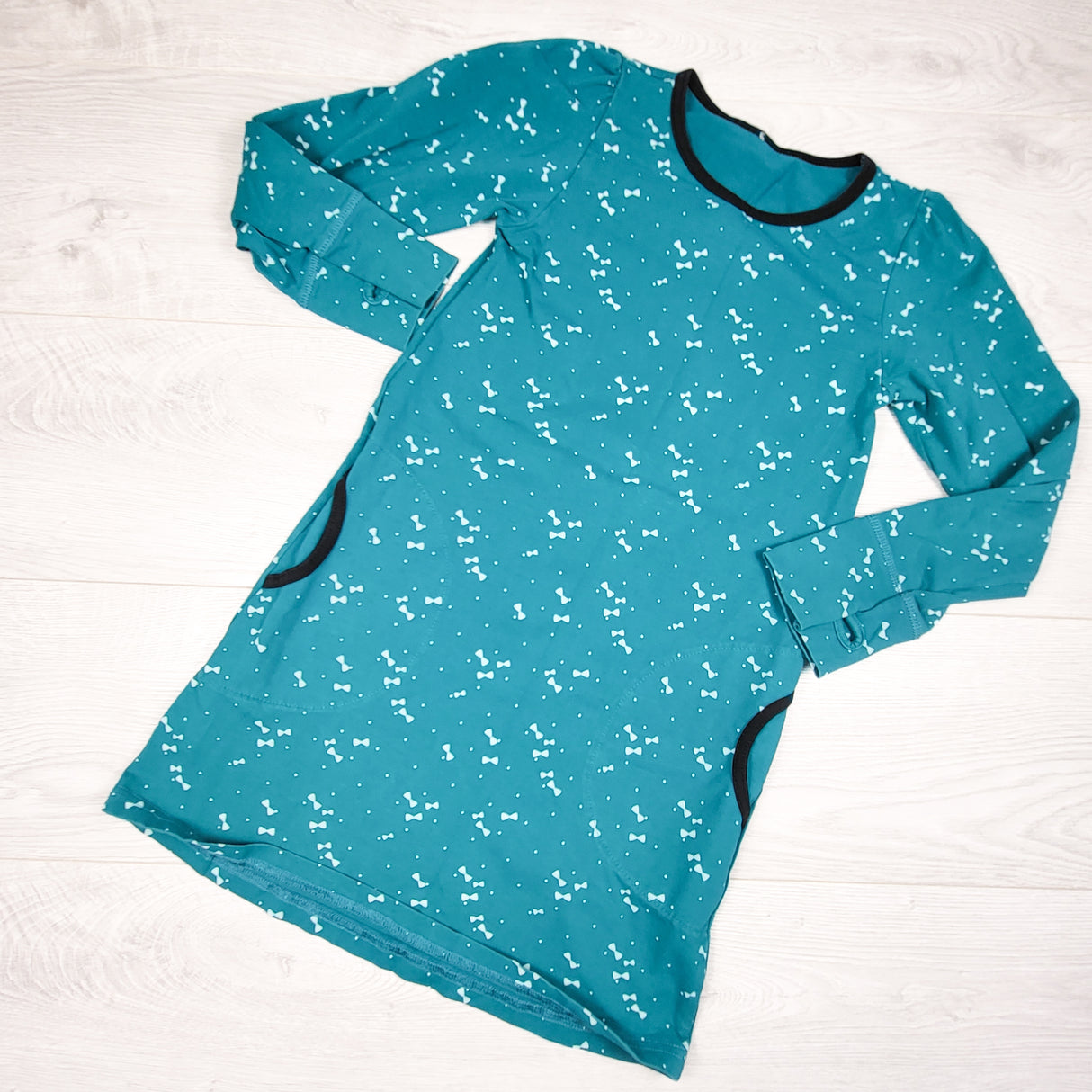 Peekaboo Beans teal dress with bows. Size 7