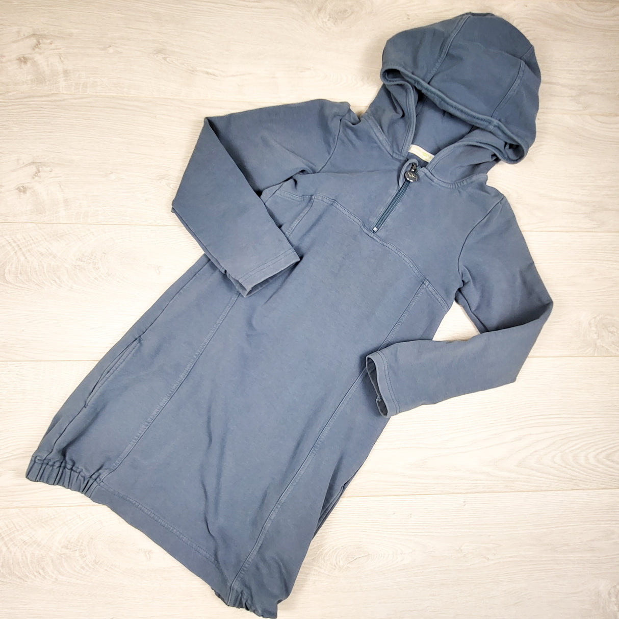 Peekaboo Beans storm blue hoodie dress. Size 8