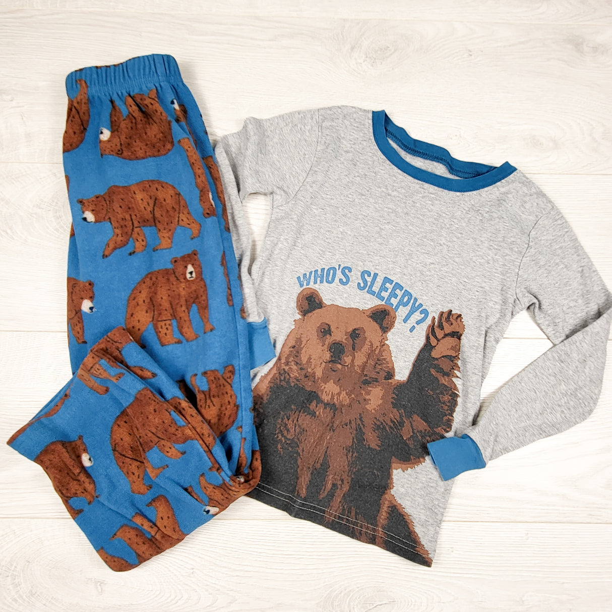 Carters 2pc PJs with bears. Size 7 - AS IS