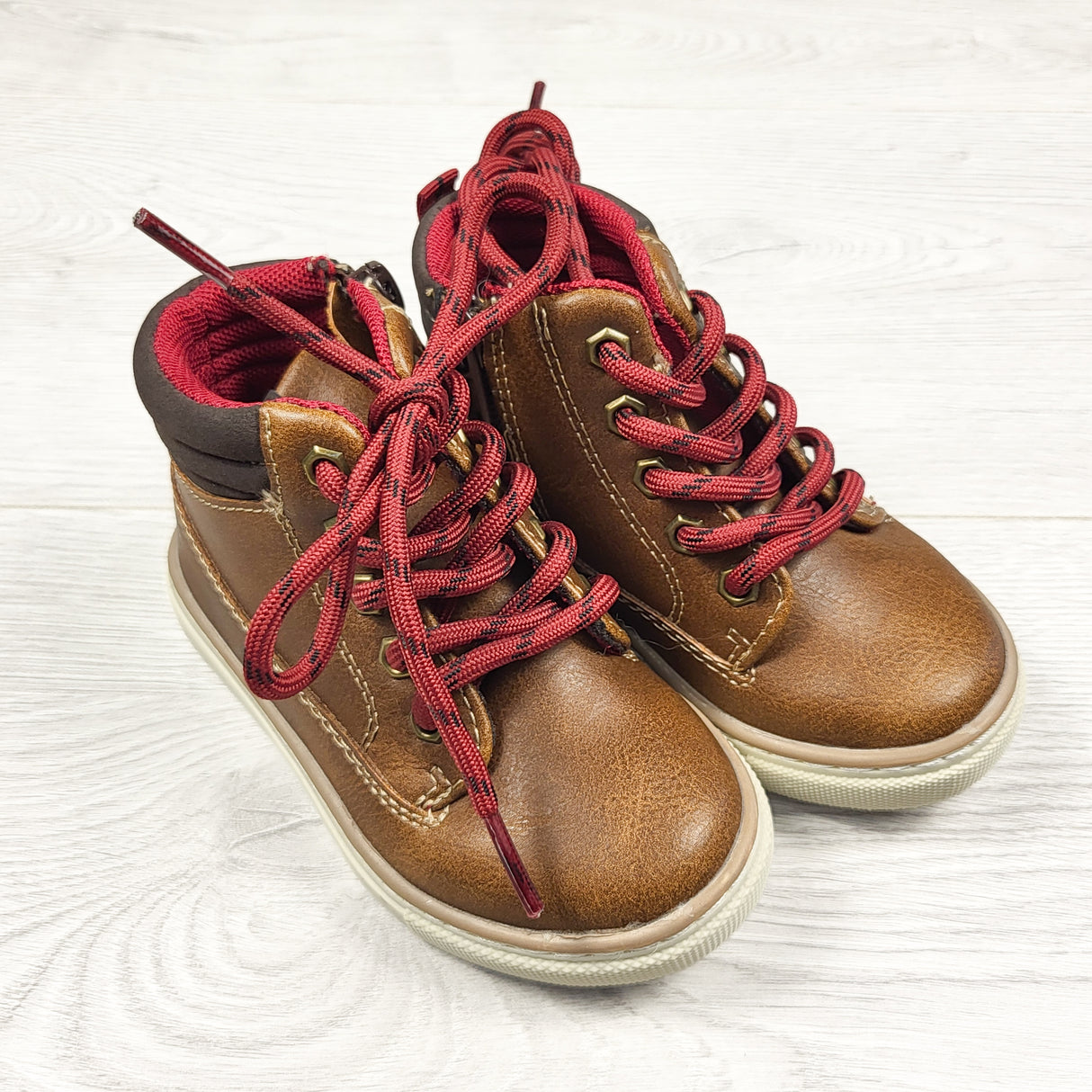 Crown Vintage brown "Henry" sneaker shoes. Size 7